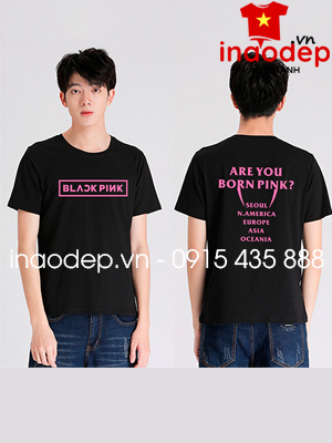 In áo phông màu đen Blackpink