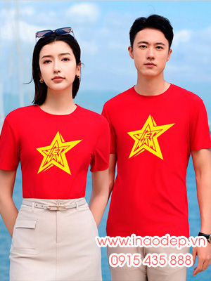 In áo cờ đỏ cùng chữ Việt Nam trong ngôi sao vàng