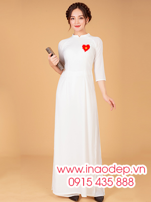 In Áo dài trắng In ngôi sao vàng trên nền hình trái tim
