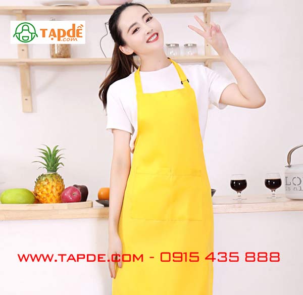 In tạp dề dáng dài màu vàng | In tap de dong phuc