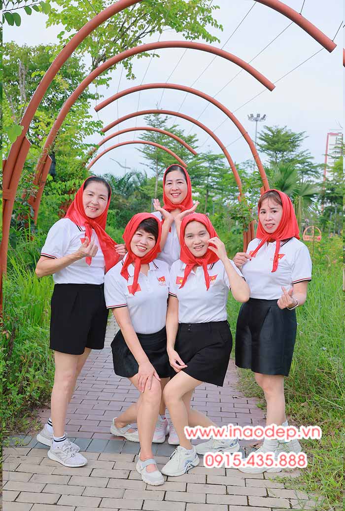 In Áo phông màu trắng In lá cờ Việt Nam cùng với khăn quàng đỏ sao vàng | In ao co do sao vang